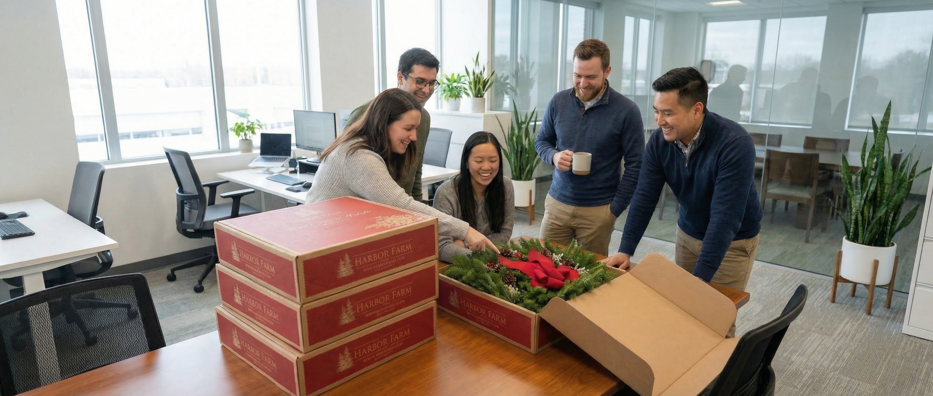 corporate-gift-holiday-harbor-farm-wreath-gift-executive-unboxing-harbor-farm.jpg